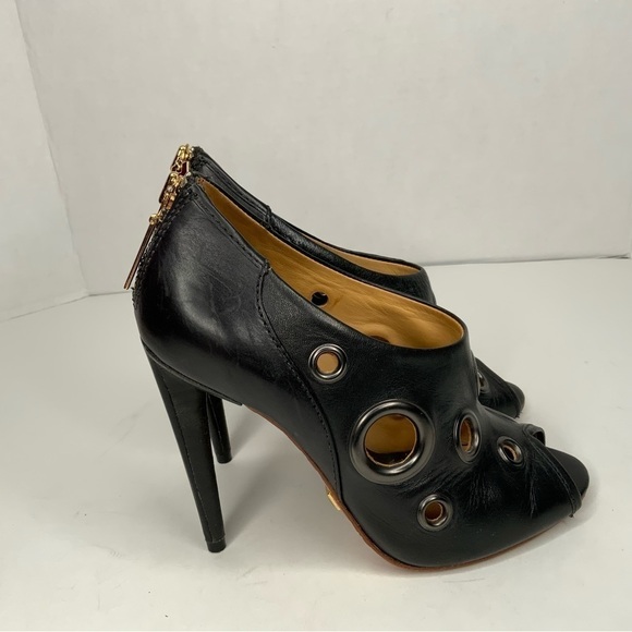 L.A.M.B Gwen Stefani high heel shoes. - Picture 8 of 11